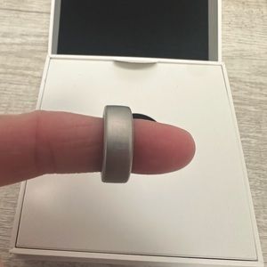 NEW  Oura ring Gen 3 horizon SIZE 7-Brushed titanium (silver) with gift receipt